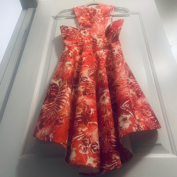 Elliatt Tower Dress, Asymmetrical, Floral Sleeveless Dress, Size Small - Picture 10 of 16